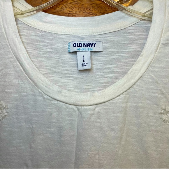 Old Navy Ivory Beaded T-shirt Women’s Size Large - Picture 3 of 6